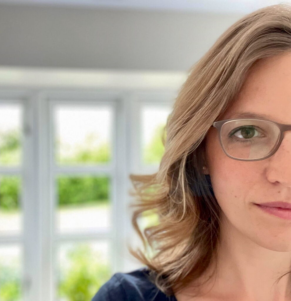 Bea Bea Pimanow - Deine Expertin für vitalstoffreiche Ernährung, Mikronährstoffe & Darmgesundheit – Gesundheits-Enthusiastin, 2-fache Mama und Problemlöserin.